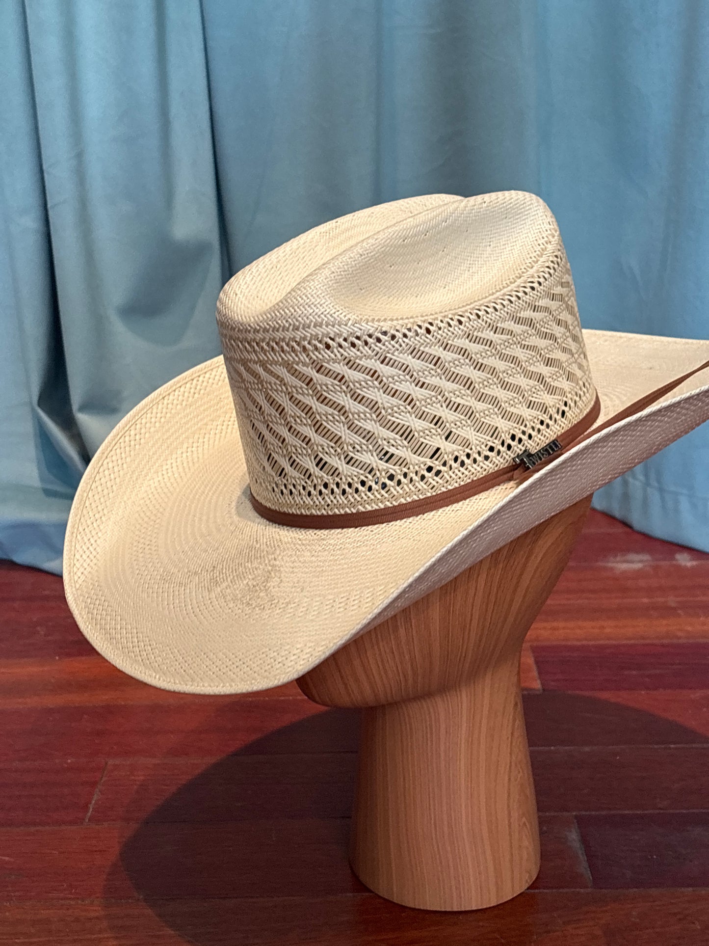 Twister Two Tone Cattleman